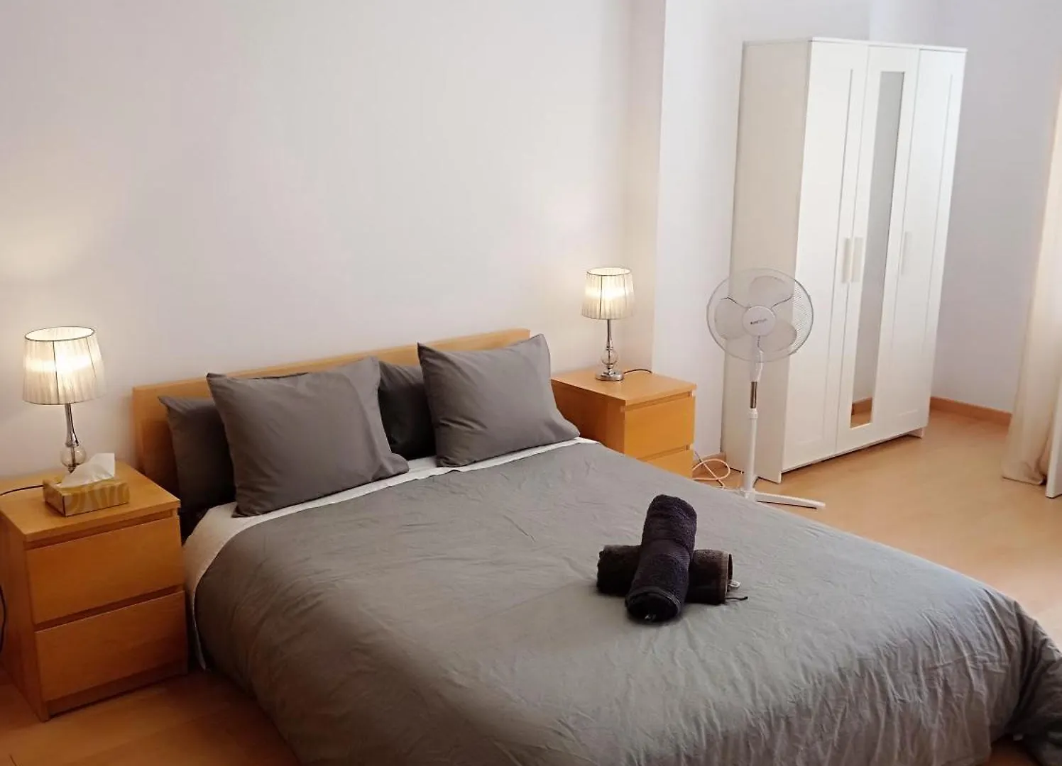 Double Private Rooms Center City Aragon Street Barcelona
