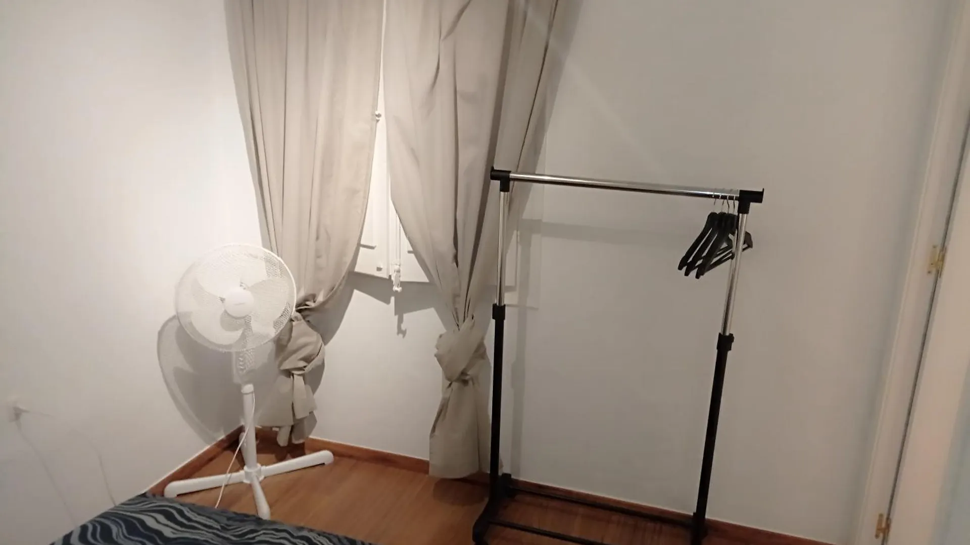 招待所 Double Private Rooms Center City Aragon Street 巴塞罗那 西班牙
